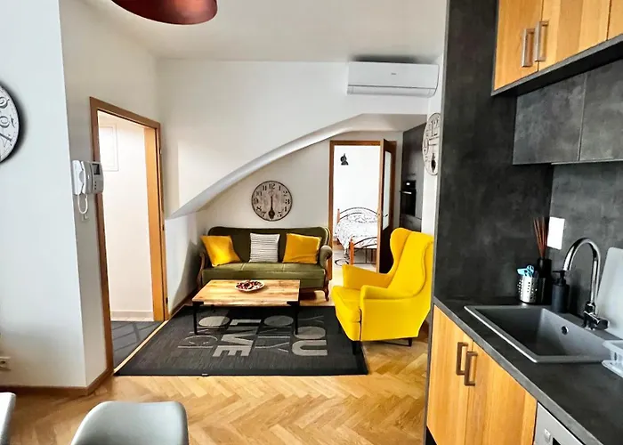 Old Town Apartment - Terrace & Parking