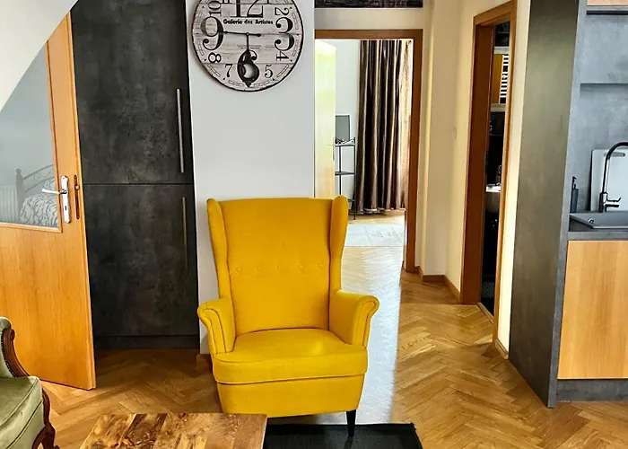 Old Town Apartment - Terrace & Parking
