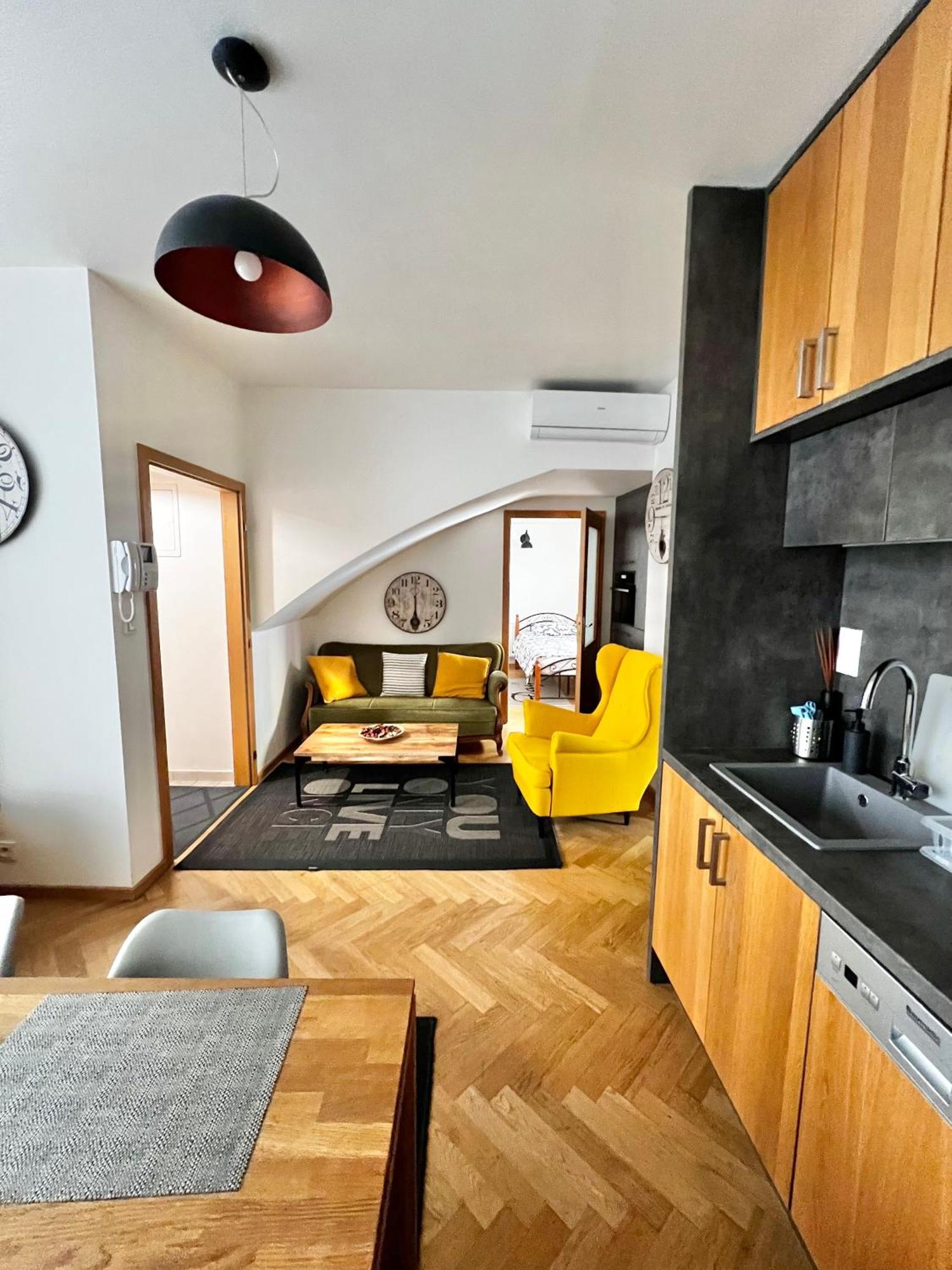 Old Town - Terrace & Parking Appartamento