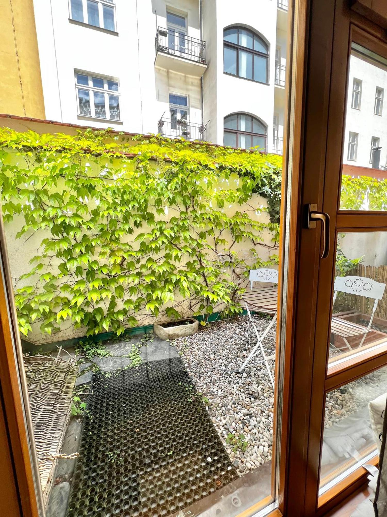 Old Town - Terrace & Parking